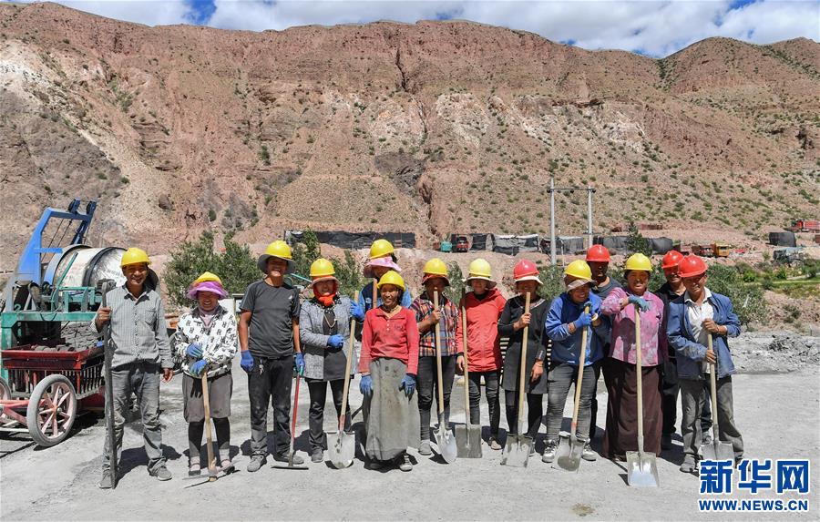 (社會)(7)藏東脫貧影像:為家鄉(xiāng)建設(shè)“添磚加瓦”