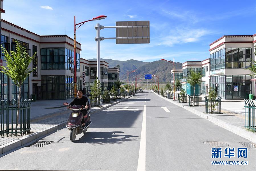 (新華全媒頭條·走向我們的小康生活·決戰(zhàn)決勝脫貧攻堅(jiān)·圖文互動)(7)兩次遷徙“搬窮”記——海拔最高縣雙湖的“戰(zhàn)貧故事”