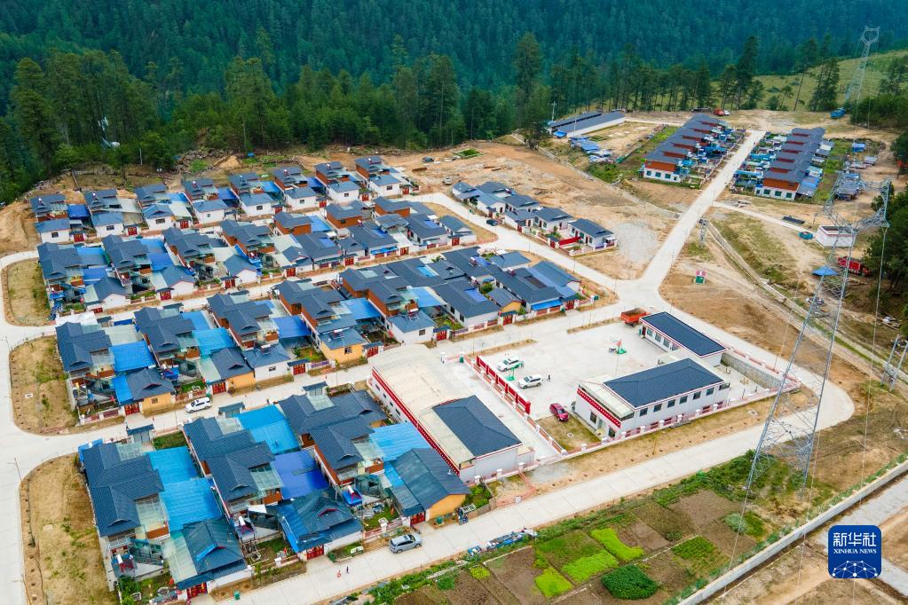 西藏林芝：易地搬遷，迎來幸福新生活