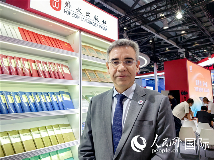 巴西東進(jìn)出版社社長高文勇接受人民網(wǎng)專訪。人民網(wǎng)記者 符園園攝