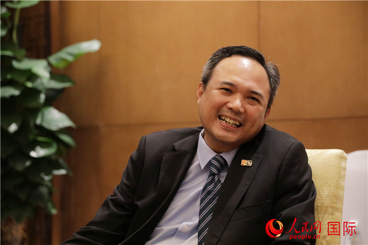 馬來西亞駐南寧總領事館總領事阿哈默·法蒂爾·伊斯邁爾在2024中國-東盟教育交流周期間接受人民網(wǎng)專訪。人民網(wǎng) 王婧攝