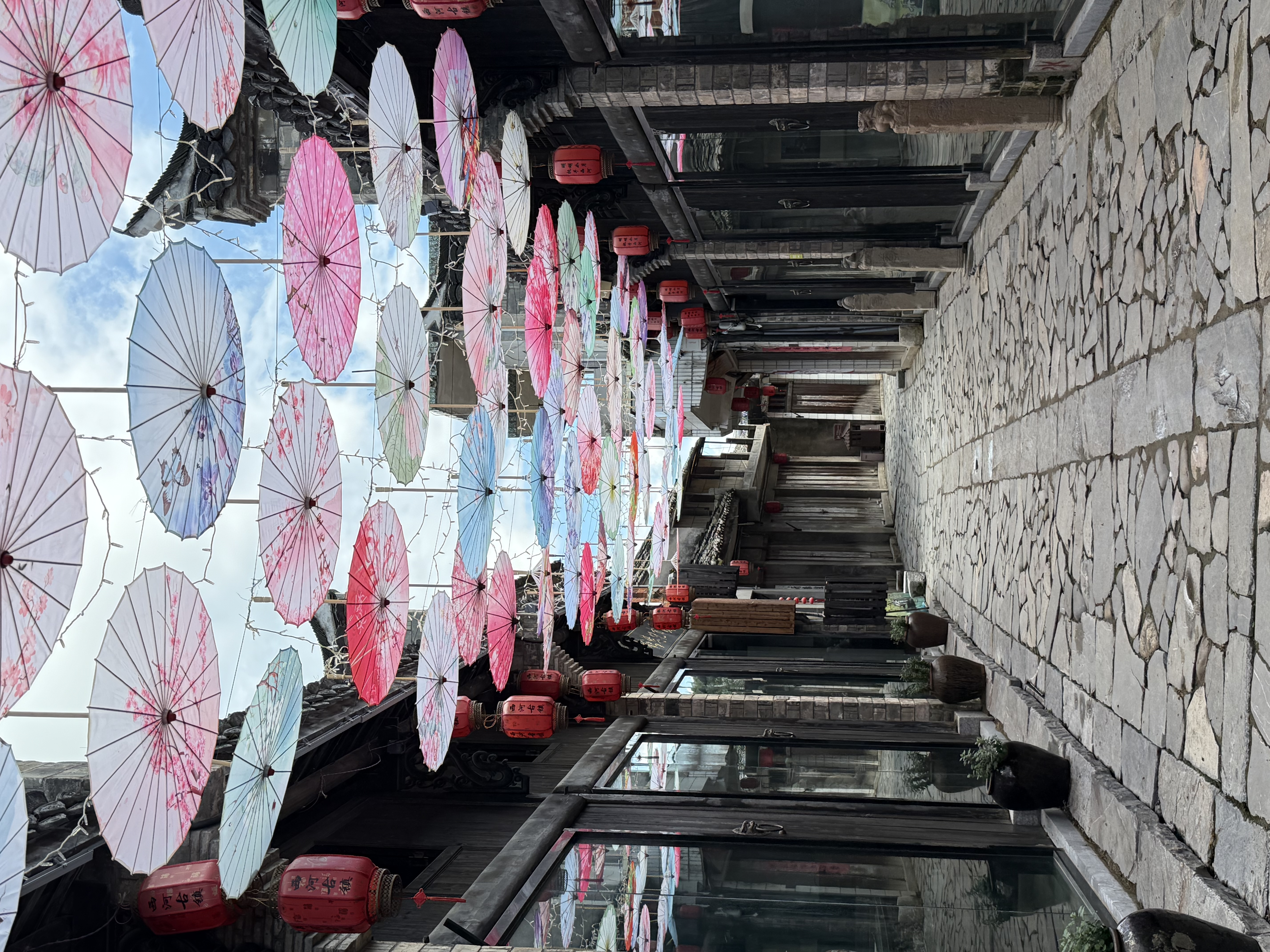 【2024打卡中國(guó)】外國(guó)網(wǎng)紅打卡蕪湖西河古鎮(zhèn) 品“江南水鄉(xiāng)”古韻長(zhǎng)(組圖)