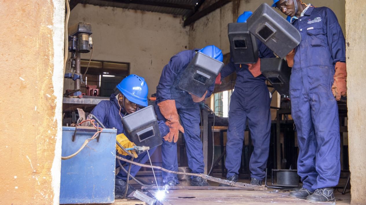 納迦與其他青年在接受技能培訓(xùn)。田雨攝