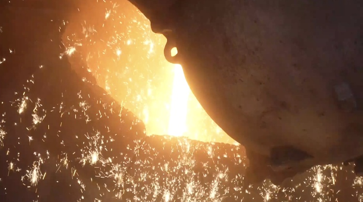 資訊有故事丨塞爾維亞百年鋼廠(chǎng)重?zé)ㄉ鷻C(jī):“我們看到更加光明的未來(lái)”