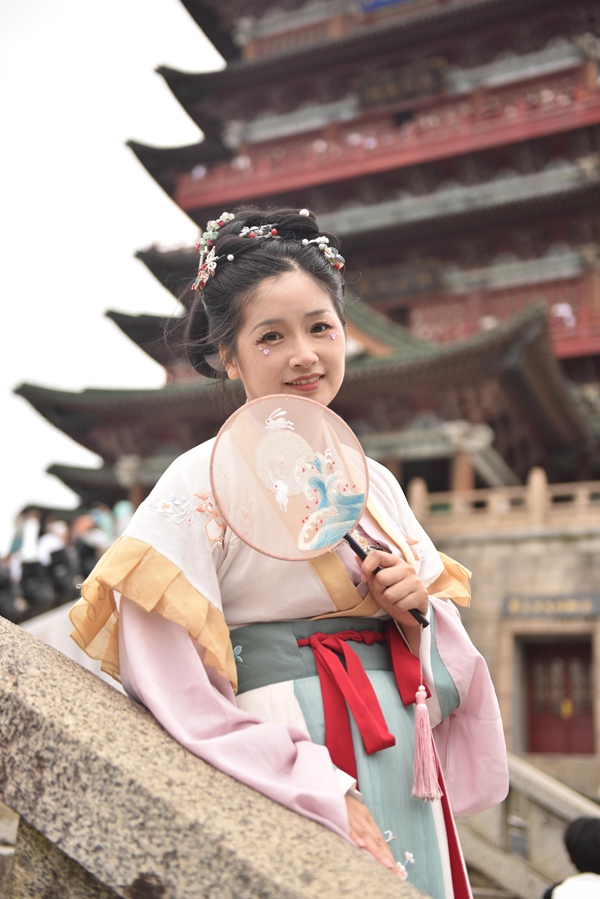 南昌滕王閣“古風(fēng)游”。受訪者供圖