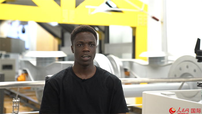 北京交通大學(xué)肯尼亞籍留學(xué)生阿布接受人民網(wǎng)采訪。人民網(wǎng) 周琳佳 攝