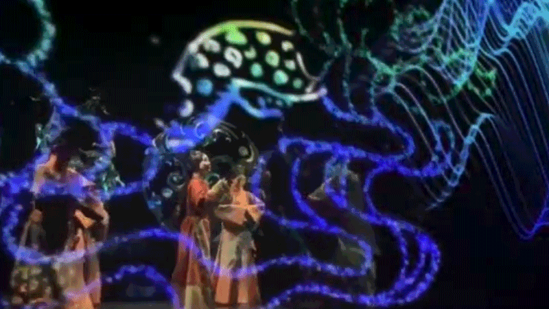 馬王堆復(fù)原動(dòng)態(tài)展《一念·辛追夢(mèng)》以多媒體視覺(jué)影像，為觀眾提供沉浸式視聽(tīng)感受。