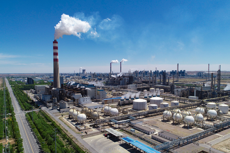 2021年5月16日拍攝的寧夏寧東能源化工基地。