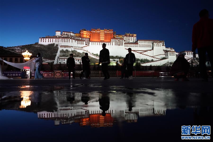 (新華視界)(4)布達拉宮夜色