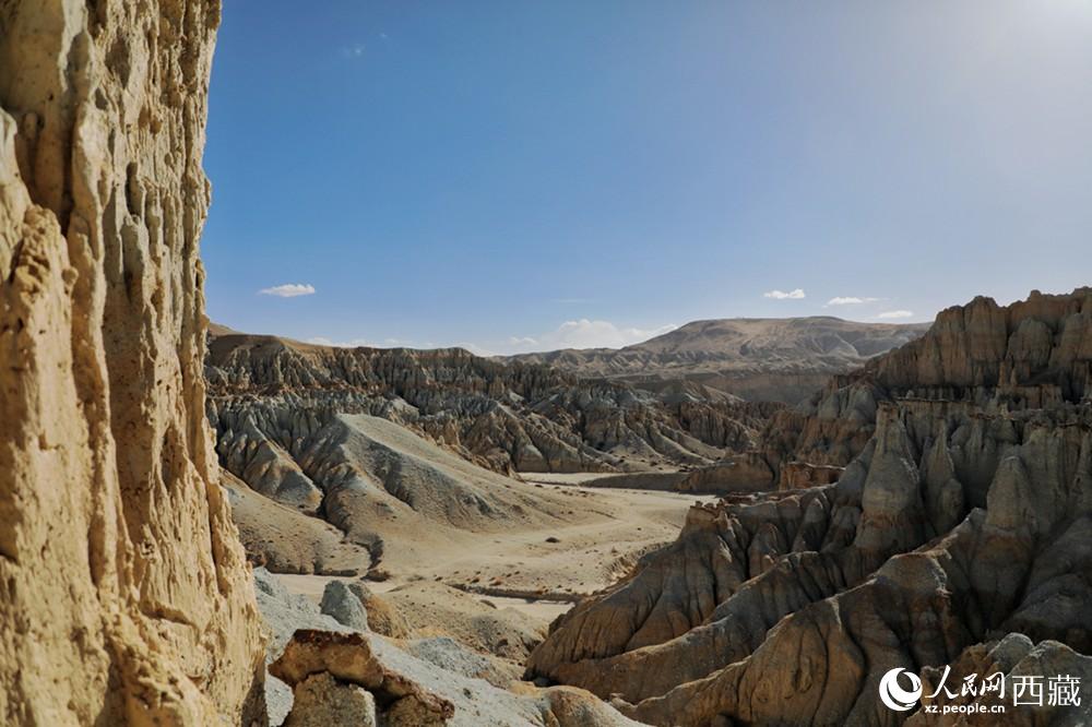 傍晚的札達(dá)土林。人民網(wǎng) 李海霞攝