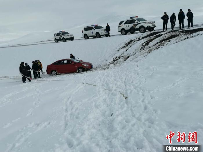 三江源國(guó)家公園開展黃河流域環(huán)境大整治聯(lián)合執(zhí)法巡護(hù)