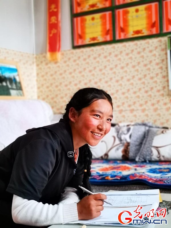 挪窮窩，拔窮根——青海澤庫(kù)移民安置點(diǎn)里的新生活