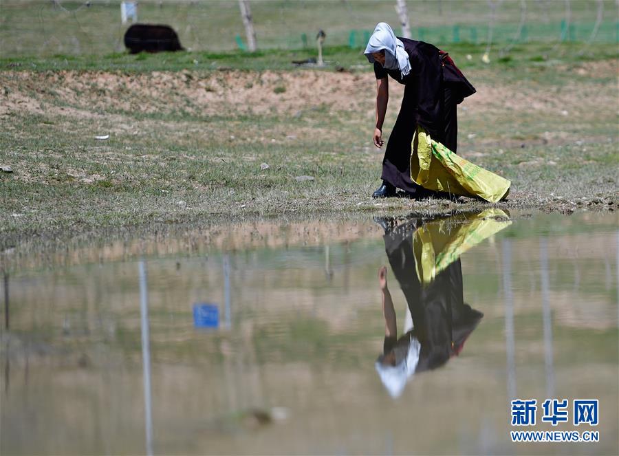 （走向我們的小康生活）（4）青?，敹啵狐S河源的幸福村
