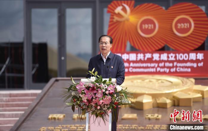 圖為中共青海省委常委、秘書長于叢樂致辭?！￡愇哪?攝
