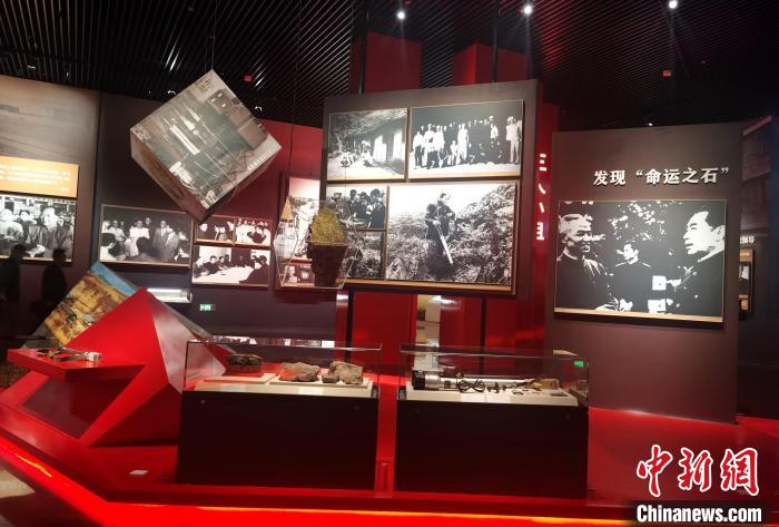 圖為紀(jì)念館內(nèi)部一角?！《∮衩?攝