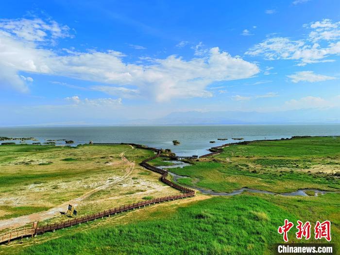 圖為航拍都蘭湖國家濕地公園。　祁增蓓 攝