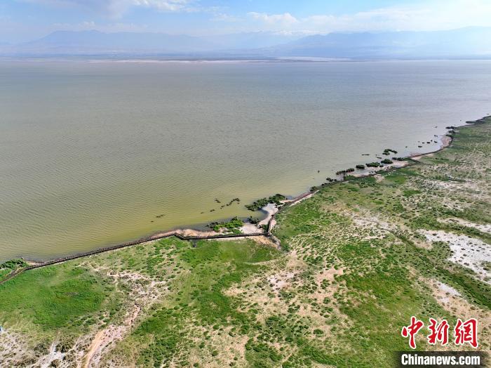 圖為航拍都蘭湖國家濕地公園。　祁增蓓 攝
