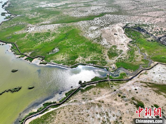 圖為航拍都蘭湖國家濕地公園?！∑钤鲚?攝