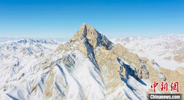 圖為山川被白雪覆蓋?！《继m縣融媒體中心供圖