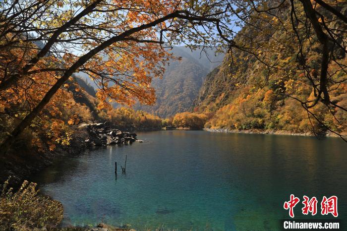 松坪溝風(fēng)光?！⑼?攝