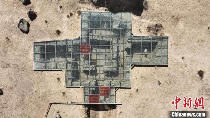 圖為被稱為“九層妖塔”的熱水墓群一號大墓?！●R銘言 攝