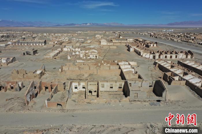 航拍青海省海西蒙古族藏族自治州茫崖市冷湖石油工業(yè)遺址保護(hù)區(qū)?！●R銘言 攝