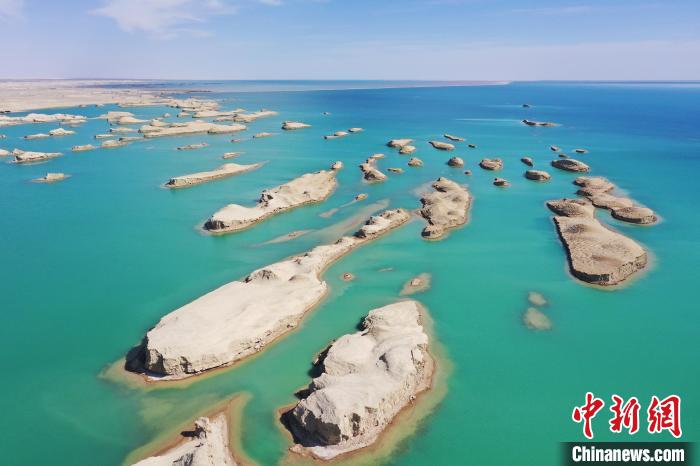 航拍青海大柴旦烏素特水上雅丹奇特景觀?！●R銘言 攝