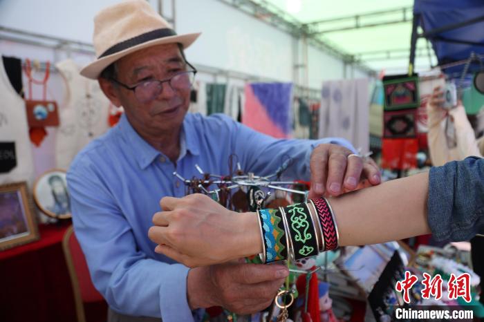 青海格爾木：保護(hù)挖掘、活態(tài)傳承45項(xiàng)非遺