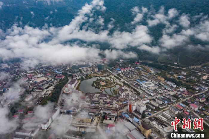 圖為墨脫縣城。　何蓬磊 攝