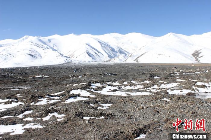 2019年10月冰體融化后遺留下的碎屑物。中科院青藏高原所 供圖