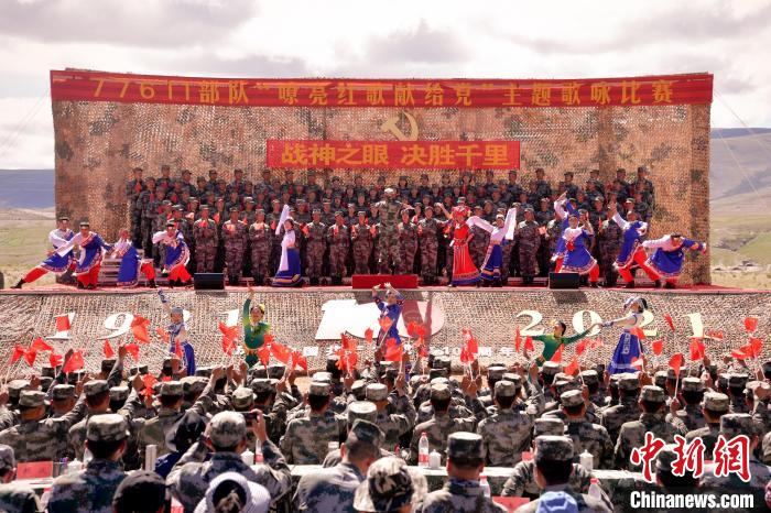 圖為主題歌詠比賽活動現(xiàn)場。　馬成鎖 　攝