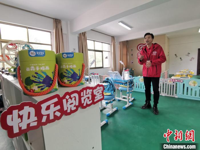 拉薩市堆龍德慶區(qū)幫普村的“心路文化空間”設有舒適的閱覽室?！≮w延 攝