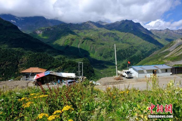 圖為8月6日，玉麥鄉(xiāng)卓嘎、央宗姐妹的牧場(chǎng)風(fēng)光。 <a target='_blank' ></p><p  align=