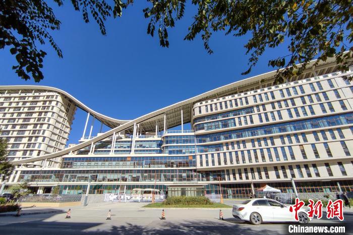 圖為西藏自治區(qū)婦產(chǎn)兒童醫(yī)院，該院填補(bǔ)了西藏沒有省級兒童醫(yī)院(婦幼保健院)的空白?！〗w波 攝