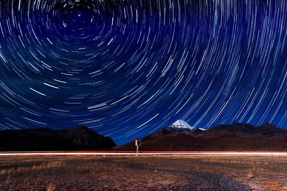 星垂平野闊。貢覺(jué)群培攝