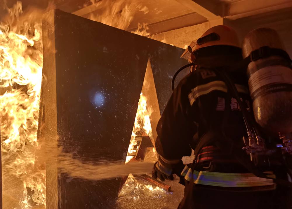 真火內(nèi)攻實(shí)操訓(xùn)練。