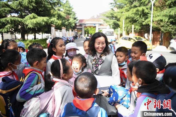 援藏“湘軍”高原開創(chuàng)“新面貌”：產業(yè)“造血”富民“聯(lián)校模式”興教育