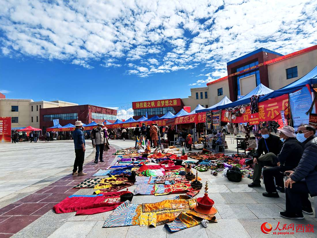 農(nóng)牧民通過(guò)新技能增收。人民網(wǎng) 李海霞攝