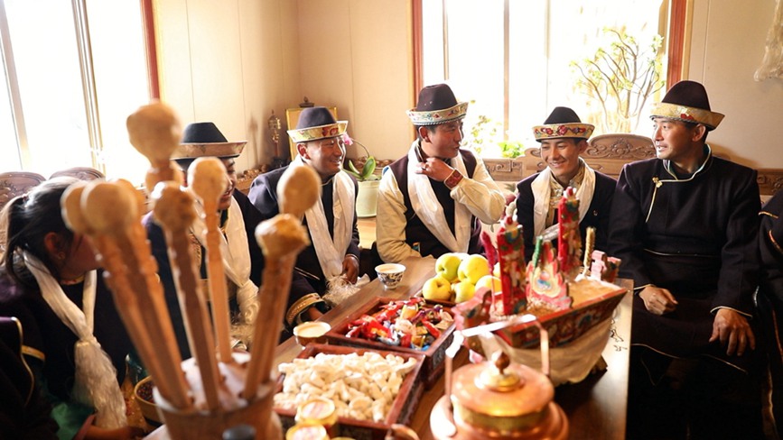 齊聚一堂，迎“古突”之夜。