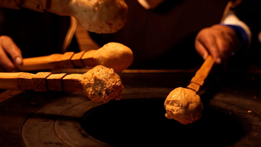  烤“結(jié)達(dá)”。