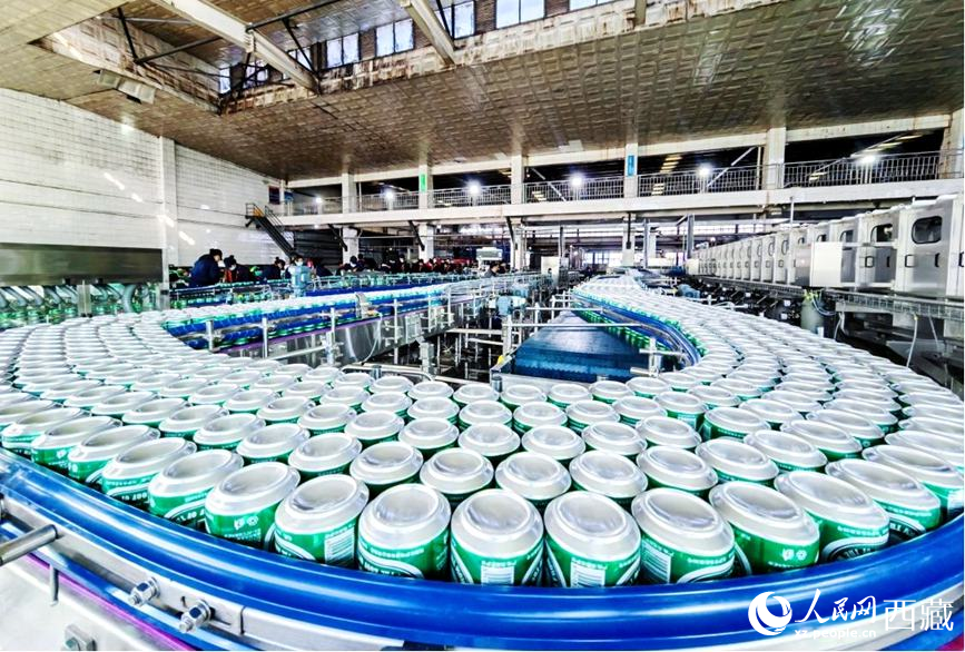 全新升級的生產(chǎn)線投入使用。人民網(wǎng) 李海霞攝