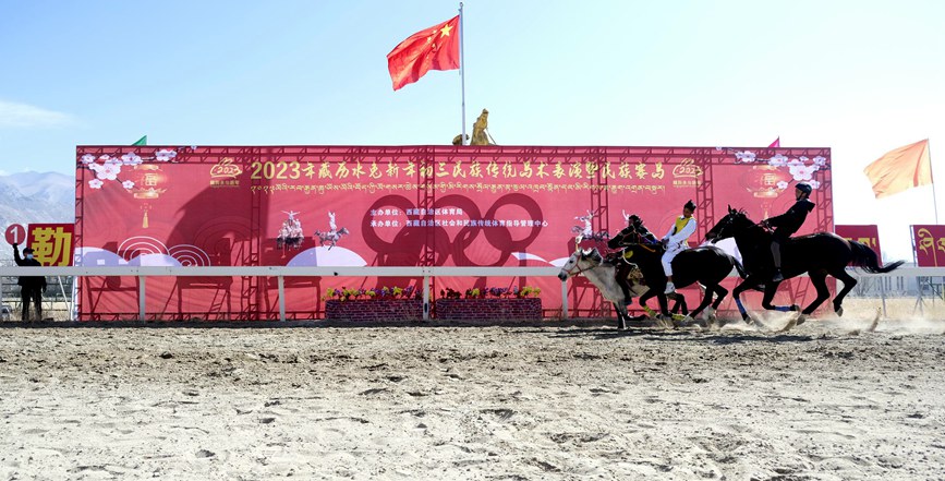 藏歷新年，精彩的馬術(shù)表演。潘多攝
