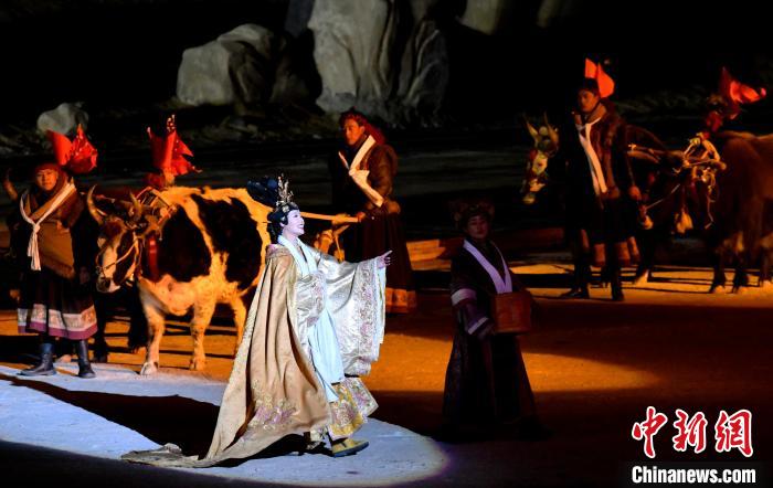 3月17日，西藏拉薩，《文成公主》大型史詩劇演出現(xiàn)場。　李林 攝