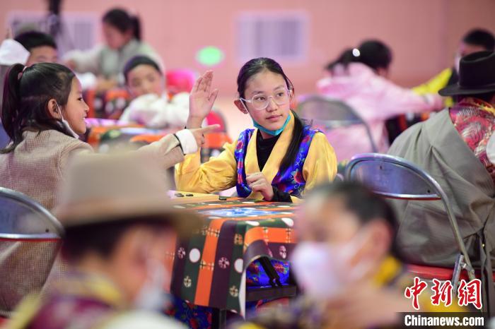 圖為比賽現(xiàn)場?！∝暩聛硭?攝