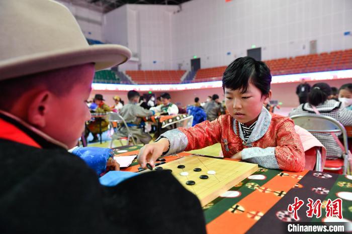 圖為比賽現(xiàn)場?！∝暩聛硭?攝
