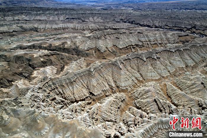 4月5日，西藏阿里札達土林。(無人機照片) 李林 攝