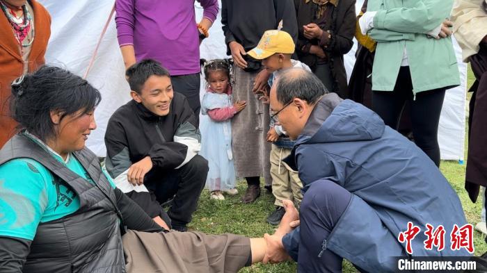 醫(yī)療團(tuán)隊奔赴西藏，義診活動“點亮”偏遠(yuǎn)地區(qū)希望之光