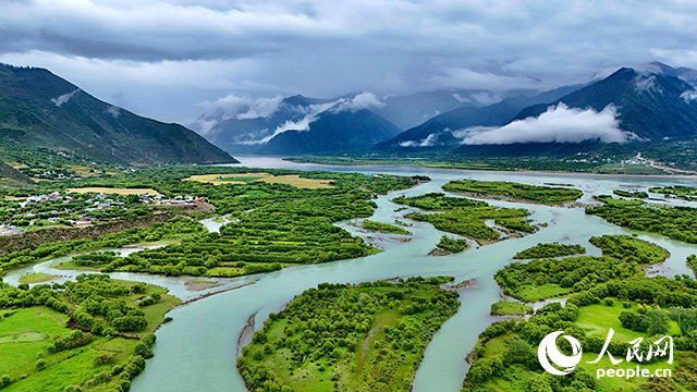 雅尼國(guó)家濕地公園風(fēng)景如畫。人民網(wǎng)記者 次仁羅布攝