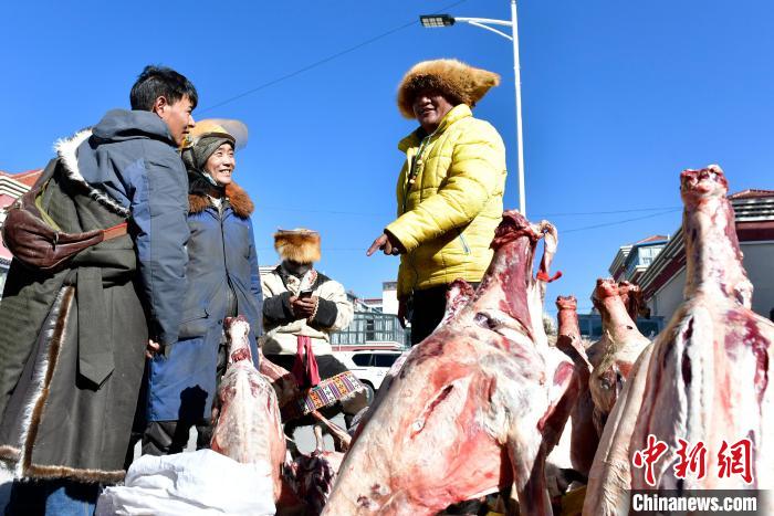 西藏申扎：畜產(chǎn)品展銷會(huì)購(gòu)銷兩旺