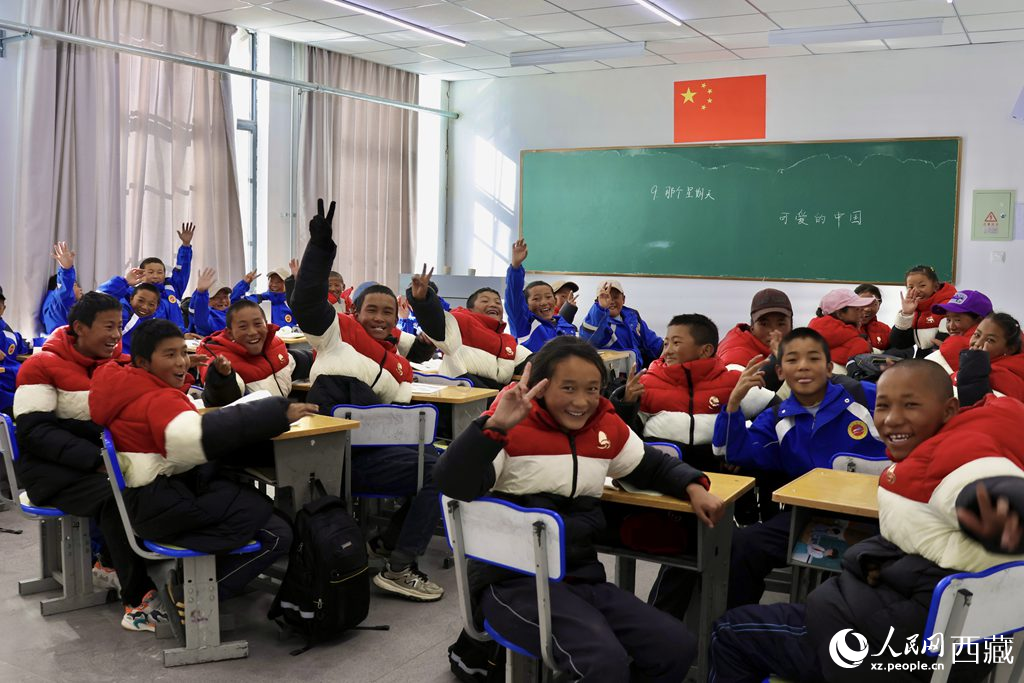 安置在定日縣委黨校讀書(shū)的學(xué)生。人民日?qǐng)?bào)記者 鮮敢攝